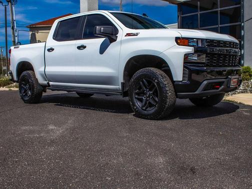 Summit White 2022 Chevrolet Silverado 1500 Limited Custom Trail Boss