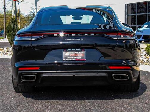 2022 Porsche Panamera 4