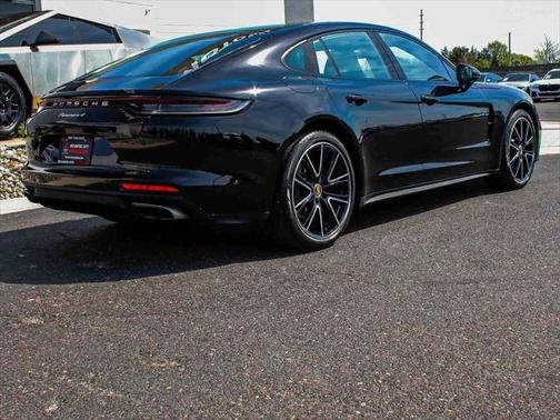 2022 Porsche Panamera 4