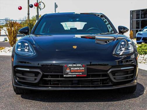 2022 Porsche Panamera 4