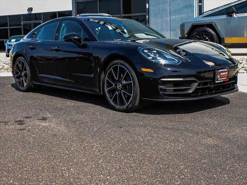 2022 Porsche Panamera 4
