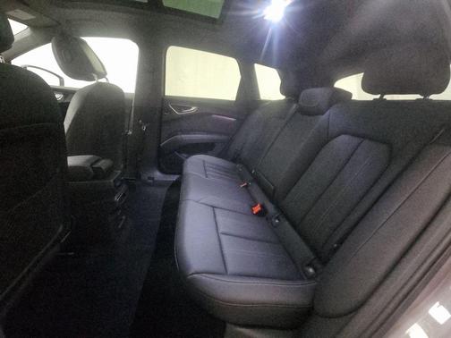 2024 Audi Q4 e-tron Premium Plus 50 quattro