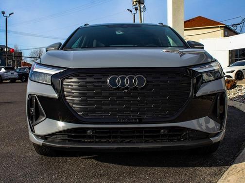 2024 Audi Q4 e-tron Premium Plus 50 quattro