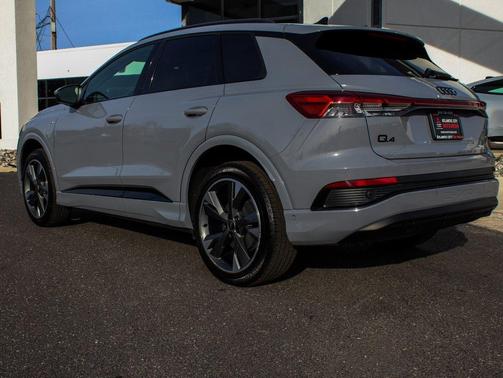 2024 Audi Q4 e-tron Premium Plus 50 quattro