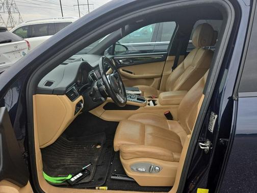 2018 Porsche Macan Base