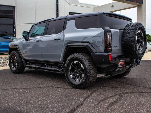 2024 GMC HUMMER EV SUV 2X