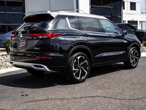 2025 Mitsubishi Outlander PHEV SEL