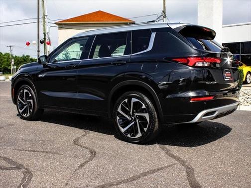 2025 Mitsubishi Outlander PHEV SEL