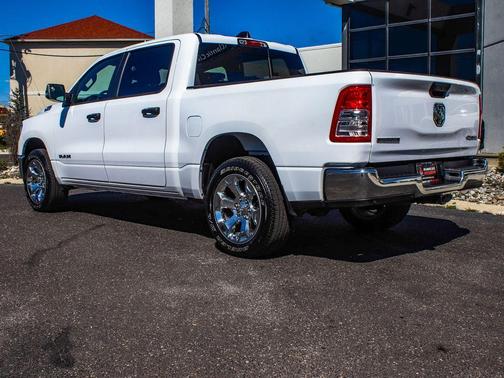 Bright White Clearcoat 2023 RAM 1500 Big Horn/Lone Star