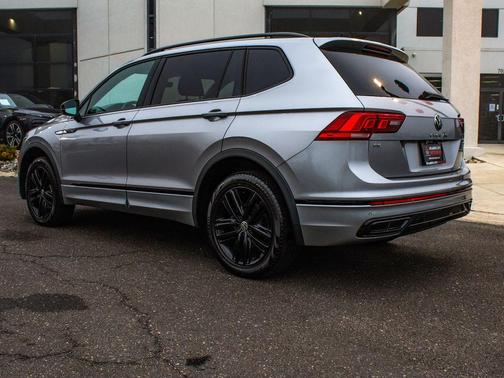 2022 Volkswagen Tiguan 2.0T SE R-Line Black 4MOTION