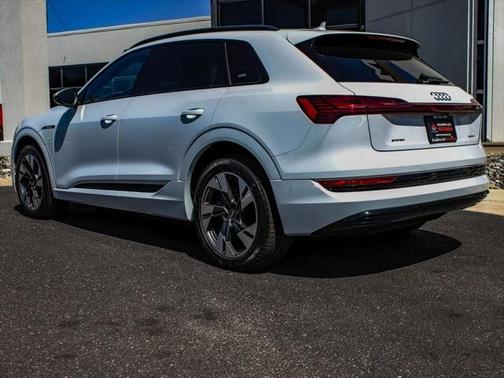 2021 Audi e-tron Premium