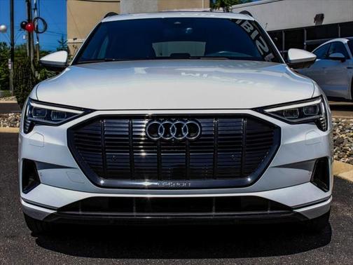 2021 Audi e-tron Premium