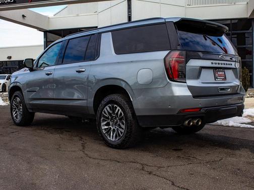 2025 Chevrolet Suburban 4WD Z71