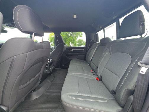 Bright White Clearcoat 2026 RAM 1500 Big Horn/Lone Star