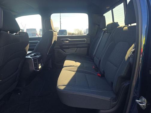 Patriot Blue Pearlcoat 2022 RAM 1500 Big Horn/Lone Star