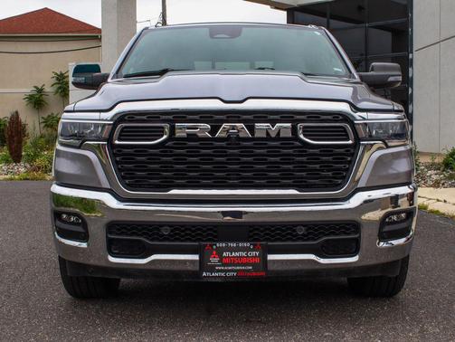Billet Silver Metallic Clearcoat 2026 RAM 1500 Big Horn/Lone Star