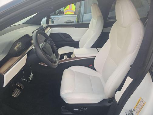 Pearl White Multi-Coat 2022 Tesla Model X Dual Motor All-Wheel Drive