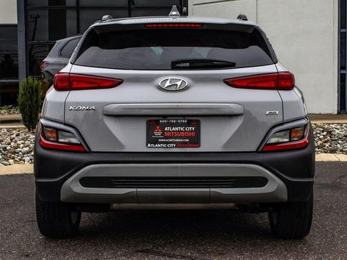 2022 Hyundai KONA SEL