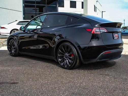 2022 Tesla Model Y Performance Dual Motor All-Wheel Drive