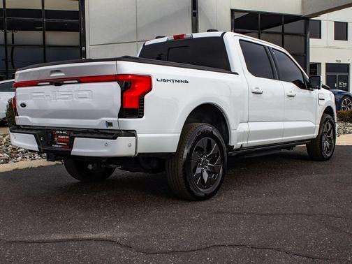 2023 Ford F-150 Lightning LARIAT