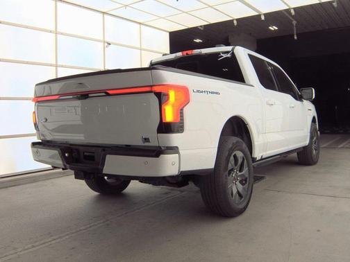 2023 Ford F-150 Lightning LARIAT