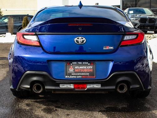 2025 Toyota GR86 Premium