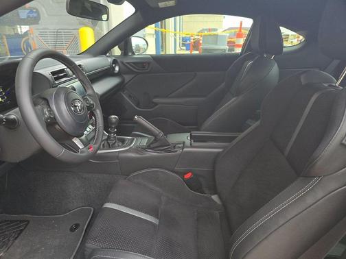 2025 Toyota GR86 Premium