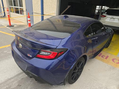 2025 Toyota GR86 Premium