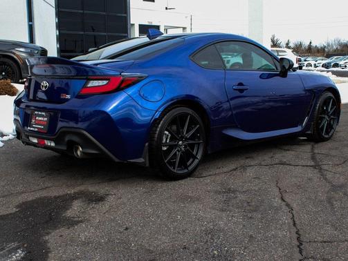 2025 Toyota GR86 Premium