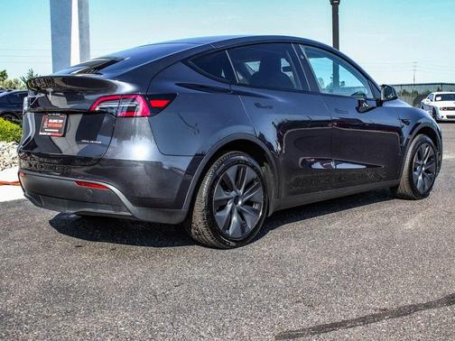 2025 Tesla Model Y Long Range Dual Motor All-Wheel Drive
