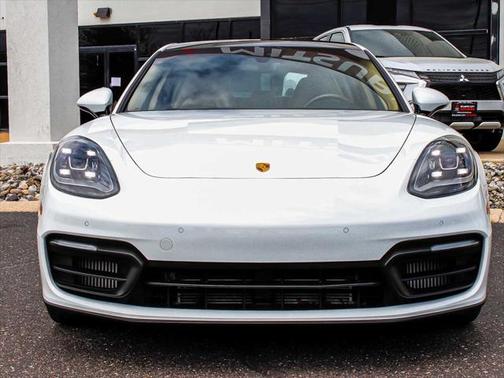 2022 Porsche Panamera 4 Platinum Edition