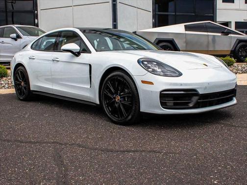 2022 Porsche Panamera 4 Platinum Edition
