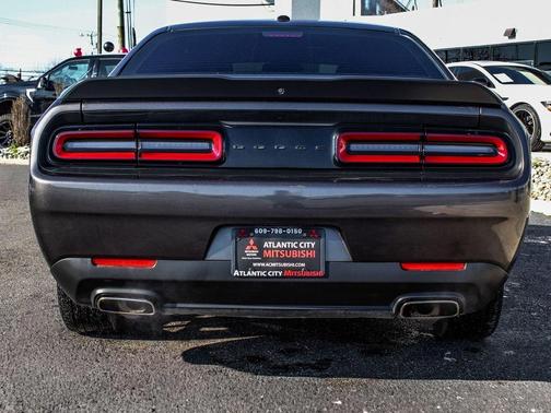 2022 Dodge Challenger SXT