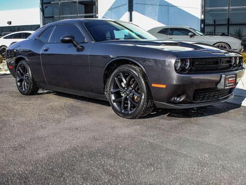 2022 Dodge Challenger SXT