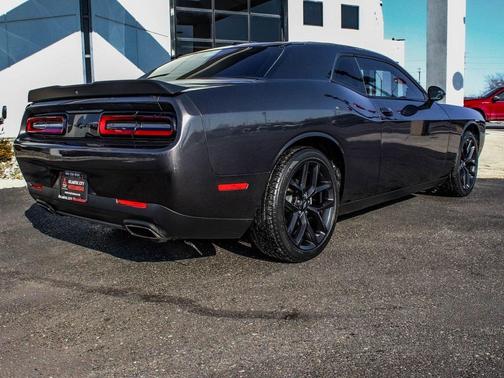 2022 Dodge Challenger SXT