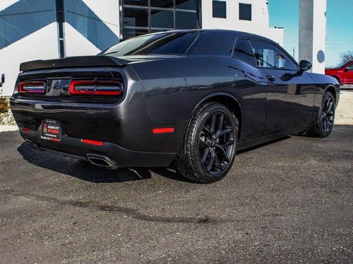 2022 Dodge Challenger SXT
