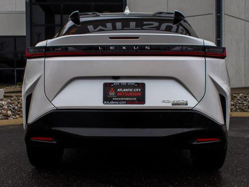 2023 Lexus RZ 450e Luxury