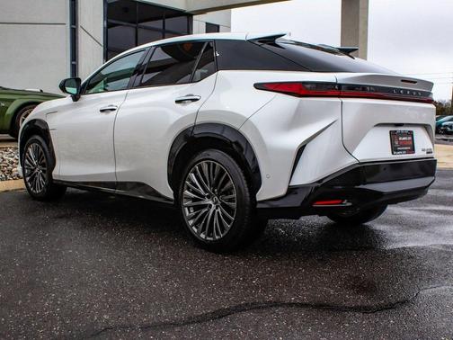 2023 Lexus RZ 450e Luxury