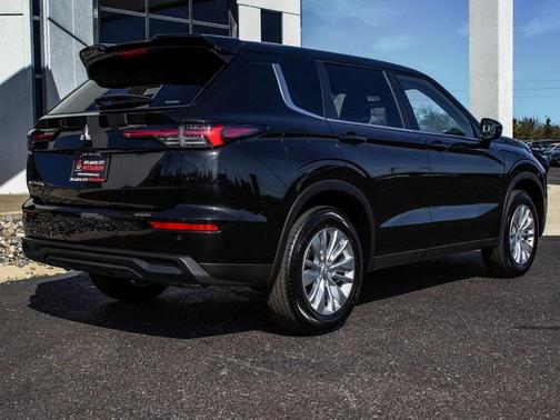 2025 Mitsubishi Outlander ES 2.5 S-AWC