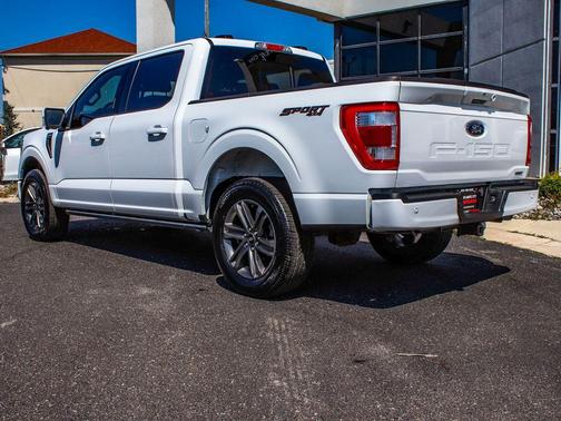 Oxford White 2023 Ford F-150 Lariat