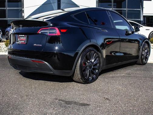 2024 Tesla Model Y Performance Dual Motor All-Wheel Drive