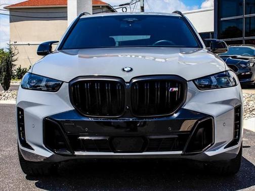 2024 BMW X5 M60i