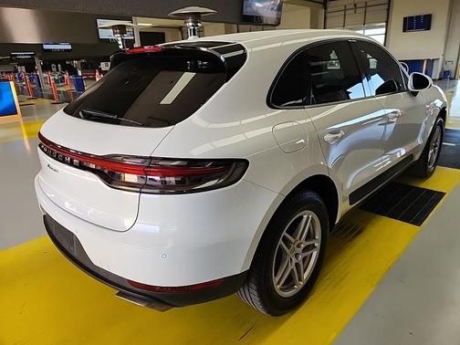 2020 Porsche Macan Base