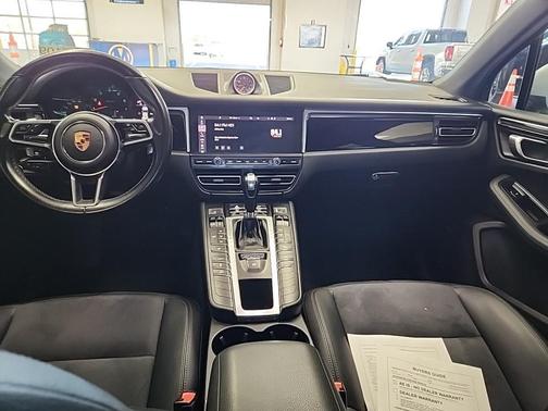 2020 Porsche Macan Base