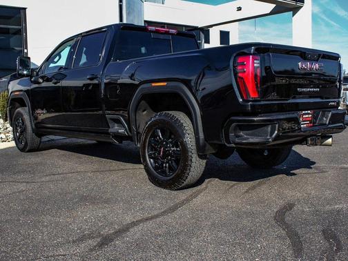 2024 GMC Sierra 2500 AT4