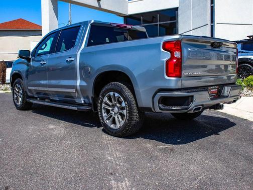 Sterling Gray Metallic 2024 Chevrolet Silverado 1500 High Country