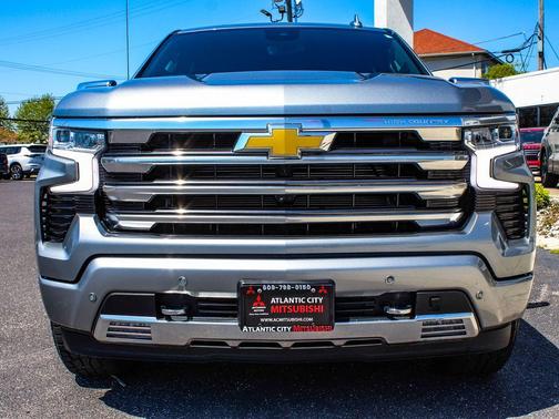 Sterling Gray Metallic 2024 Chevrolet Silverado 1500 High Country
