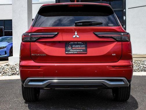 Red Diamond 2025 Mitsubishi Outlander SE S-AWC