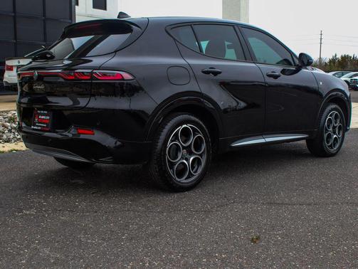 Alfa Black 2024 Alfa Romeo Tonale Ti EAWD