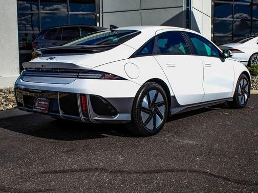 2023 Hyundai IONIQ 6 SE